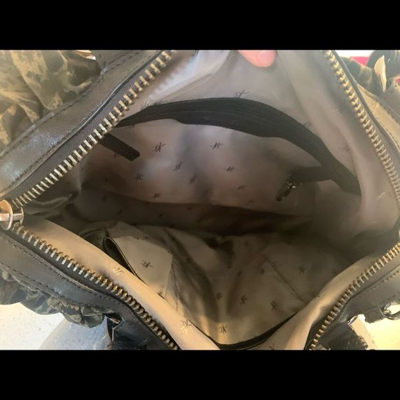 Kenneth Cole Purse - Picture 4 of 8